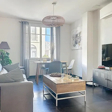 Helene Boucher - Air-conditioned In Mourillon *