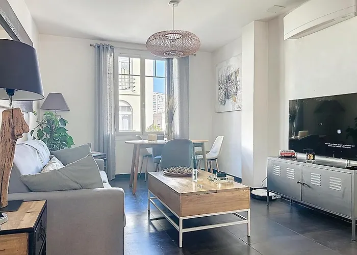 Helene Boucher - Air-conditioned In Mourillon *